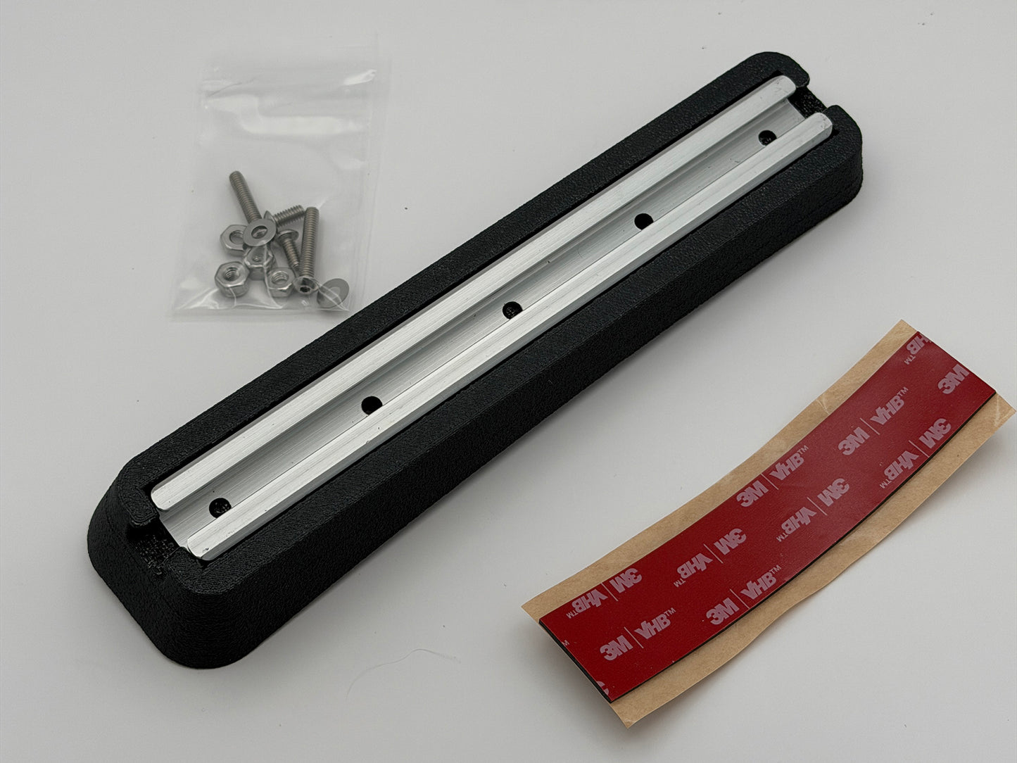 '01-'07 Sequoia / '00-'06 Tundra Dash Accessory Mount